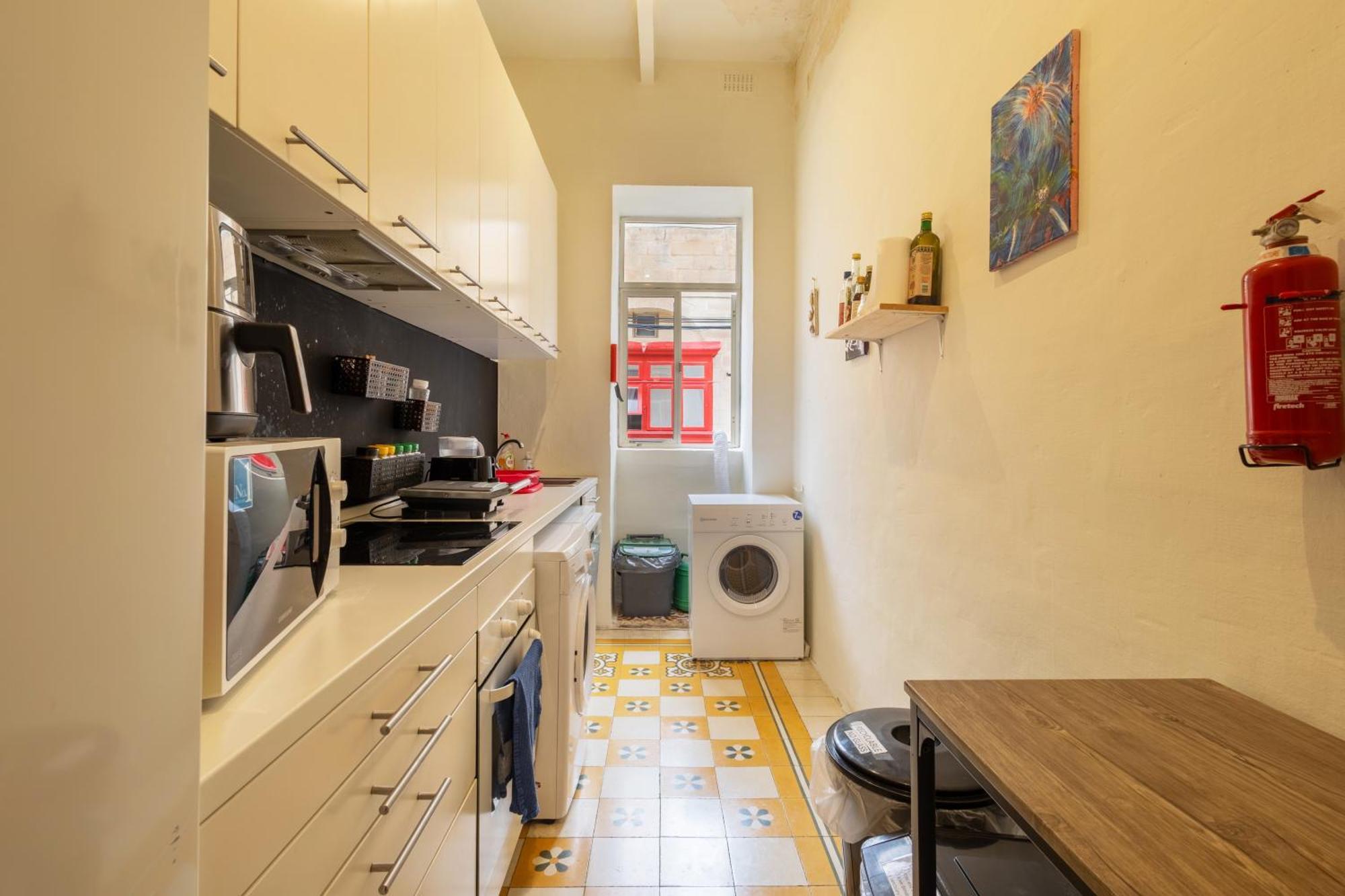 Quiet Twin Room With Private Bathroom, Not Ensuite Sliema Luaran gambar
